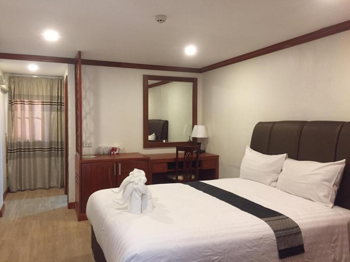 Nakhone Champa Hotel Паксе Екстер'єр фото